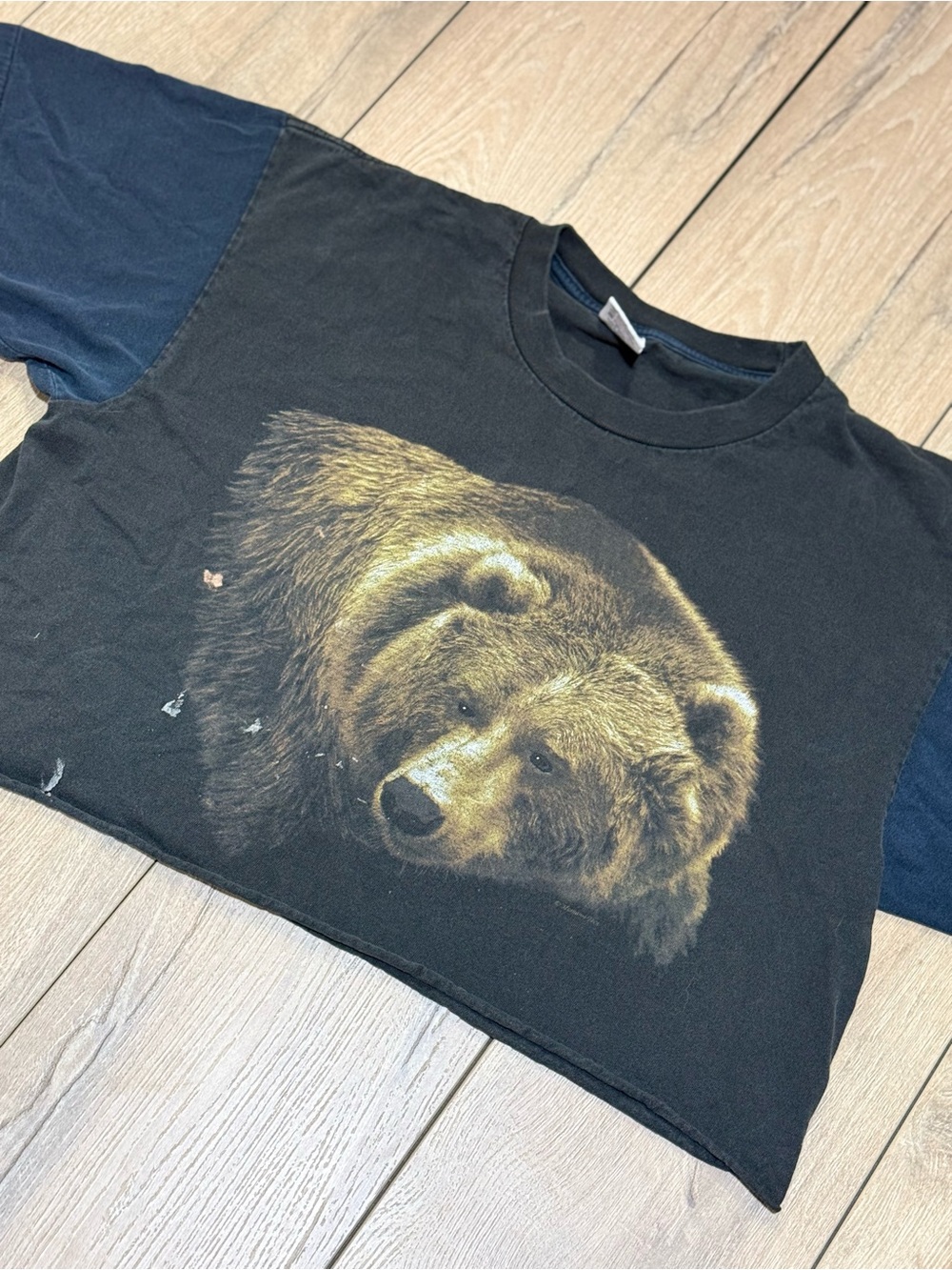 Anvil Vintage Grizzly Bear Graphic Crop Tee Distressed Wildlife T-Shirt Size XL - Picture 3 of 9